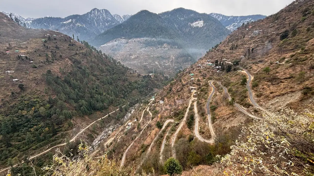 The mountain road leading to Mizuki Retreat